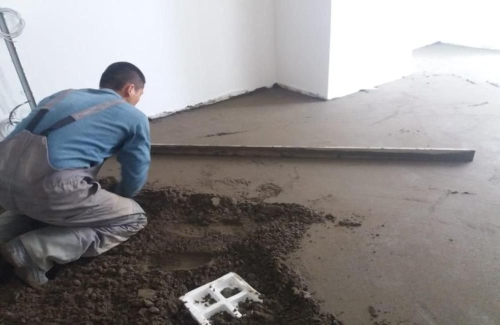 стяжка пола полусухим способом